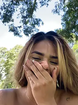 Snapshot of ZoeJohnsoon chatting on 11-17-25, 06:24 ZoeJohnsoon online show from 11-17-25, 06:24