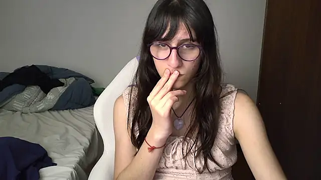 Snapshot of Alice_love29 chatting on 12-09-24, 11:03 Alice love29 online show from 12-09-24, 11:03