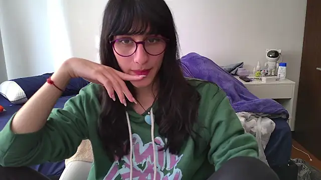 Snapshot of Alice_love29 chatting on 01-29-25, 09:17 Alice love29 online show from 01-29-25, 09:17