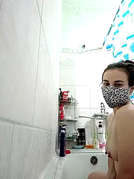 Snapshot of MikaKors chatting on 12-05-24, 04:34 MikaKors online show from 12-05-24, 04:34