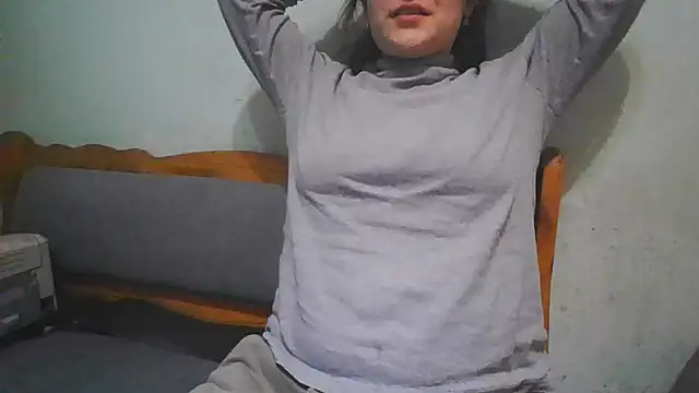 Snapshot of MikaKors chatting on 02-18-25, 02:38 MikaKors online show from 02-18-25, 02:38