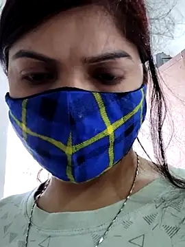 Snapshot of illay_love chatting on 03-19-25, 06:35 illay love online show from 03-19-25, 06:35