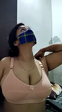 Snapshot of illay_love chatting on 03-20-25, 02:40 illay love online show from 03-20-25, 02:40