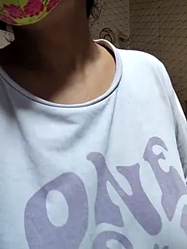 Snapshot of illay_love chatting on 09-17-25, 04:36 illay love online show from 09-17-25, 04:36