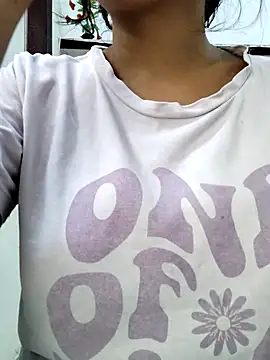 Snapshot of illay_love chatting on 09-24-25, 05:55 illay love online show from 09-24-25, 05:55