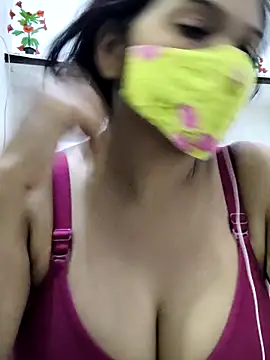 Snapshot of illay_love chatting on 09-24-25, 06:00 illay love online show from 09-24-25, 06:00