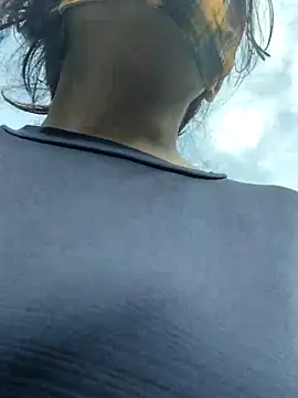 Snapshot of illay_love chatting on 10-06-25, 03:37 illay love online show from 10-06-25, 03:37