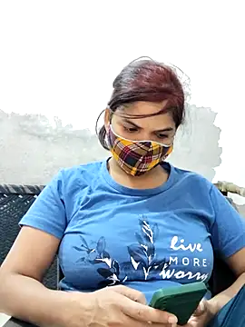 Snapshot of illay_love chatting on 10-15-25, 05:18 illay love online show from 10-15-25, 05:18