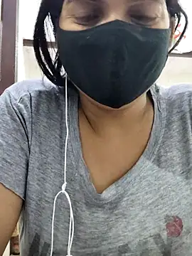 Snapshot of illay_love chatting on 10-21-25, 05:02 illay love online show from 10-21-25, 05:02