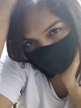 Snapshot of illay_love chatting on 11-17-25, 04:57 illay love online show from 11-17-25, 04:57