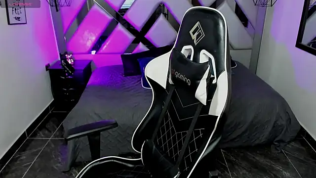 Nahomi-Hill online show from 01-30-25, 01:11