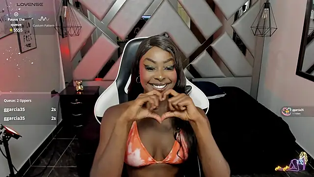 Nahomi-Hill online show from 02-02-25, 07:57