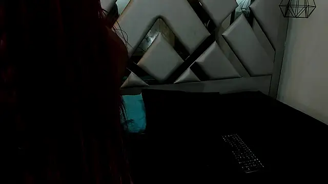 Nahomi-Hill online show from 09-08-25, 09:58