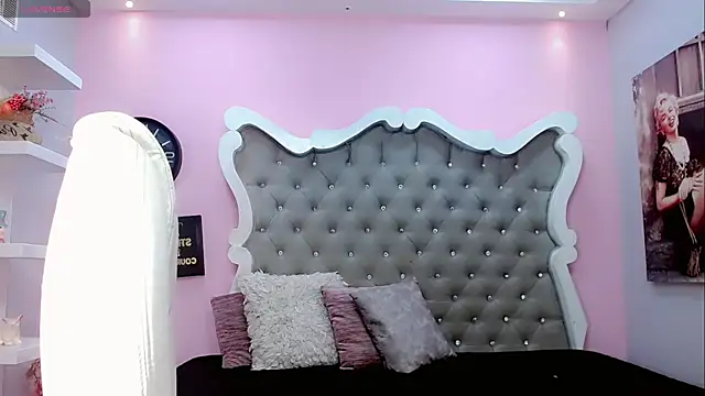 Sophia-Isabella online show from 01-20-25, 11:10