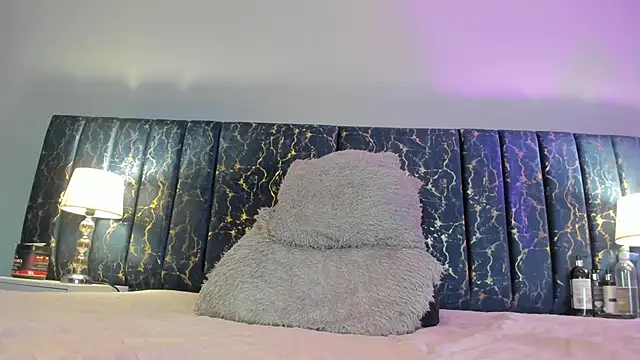 Sophia Lemos online show from 11-13-25, 01:10