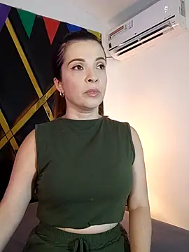 Snapshot of Adel_Nesbiit chatting on 10-03-25, 07:44 Adel Nesbiit online show from 10-03-25, 07:44