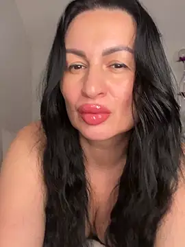 Helena7077 online show from 04-15-26, 10:21