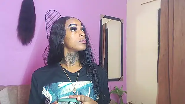 Snapshot of badgirls_cx chatting on 10-08-25, 11:24 badgirls cx online show from 10-08-25, 11:24