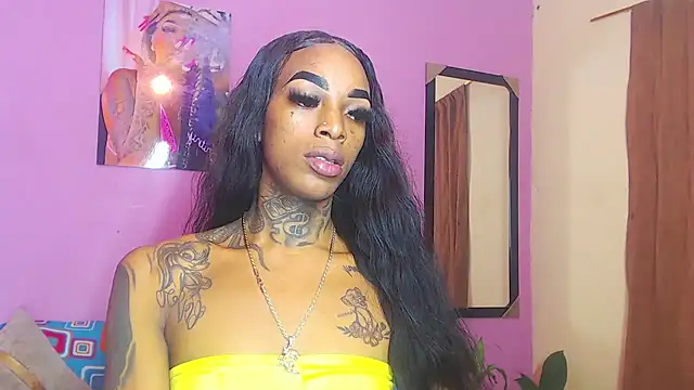 Snapshot of badgirls_cx chatting on 10-24-25, 05:20 badgirls cx online show from 10-24-25, 05:20