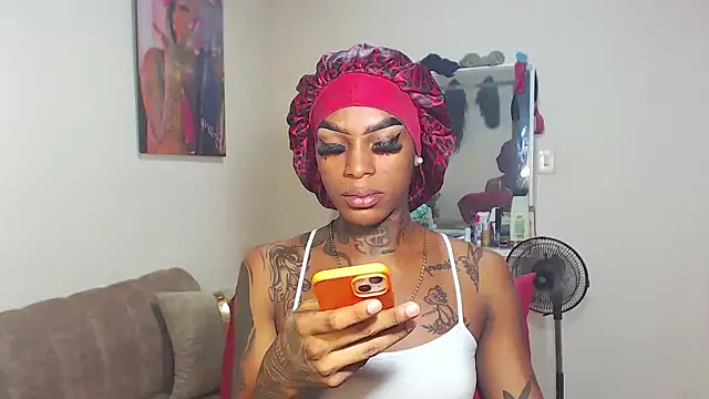 Snapshot of badgirls_cx chatting on 06-17-26, 12:46 badgirls cx online show from 06-17-26, 12:46