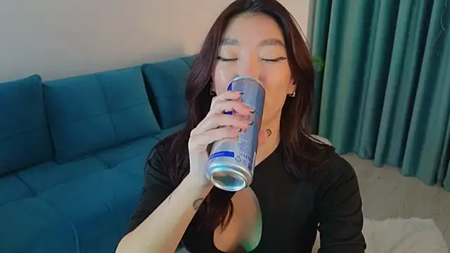 Snapshot of AudreyMell chatting on 10-16-25, 02:29 AudreyMell online show from 10-16-25, 02:29