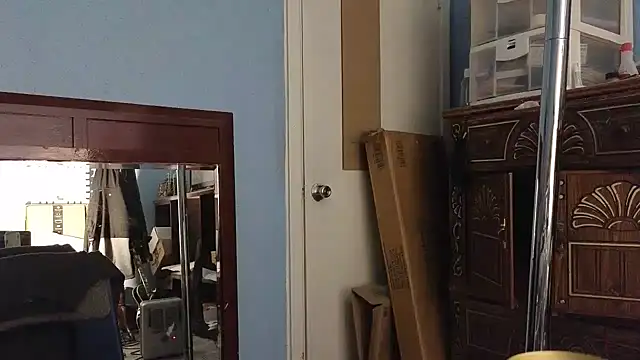 Snapshot of Sandrasaa chatting on 12-14-24, 07:40 Sandrasaa online show from 12-14-24, 07:40