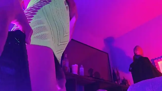 Snapshot of Sandrasaa chatting on 02-04-25, 10:21 Sandrasaa online show from 02-04-25, 10:21