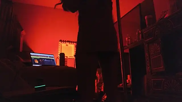 Snapshot of Sandrasaa chatting on 11-14-25, 07:18 Sandrasaa online show from 11-14-25, 07:18