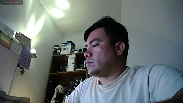 Snapshot of Jhonatan_Morales_S chatting on 05-21-26, 09:22 Jhonatan Morales S online show from 05-21-26, 09:22