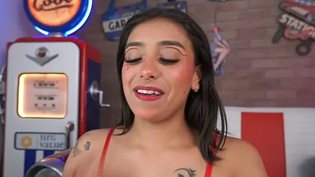 miss collins online show from 04-07-26, 06:08