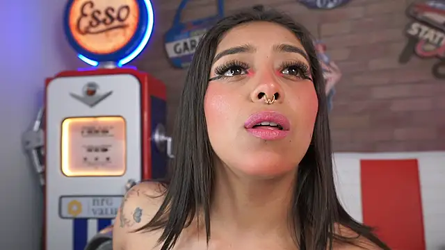 miss collins online show from 04-09-26, 06:02