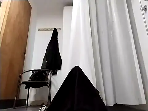 Snapshot of angelcachondo199211 chatting on 10-01-25, 02:34 angelcachondo199211 online show from 10-01-25, 02:34