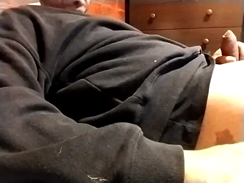 Snapshot of angelcachondo199211 chatting on 10-10-25, 05:39 angelcachondo199211 online show from 10-10-25, 05:39