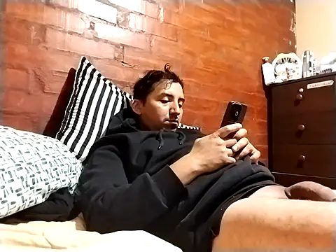 Snapshot of angelcachondo199211 chatting on 11-01-25, 02:46 angelcachondo199211 online show from 11-01-25, 02:46