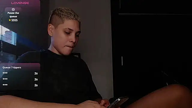 Charlee pink online show from 12-01-24, 10:43