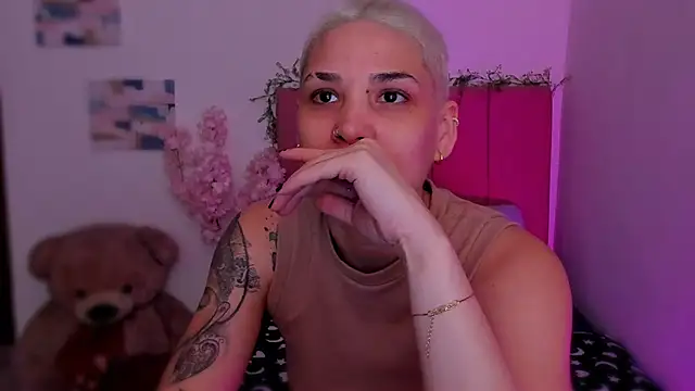 Charlee pink online show from 02-18-26, 09:00