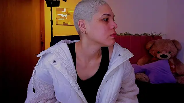 Charlee pink online show from 04-05-26, 02:58