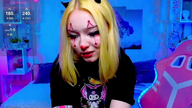 ElswythCovil online show from 12-13-24, 04:11