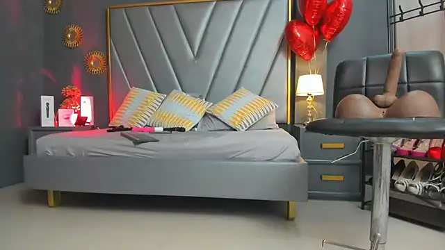Laurenwells  online show from 02-15-25, 11:03