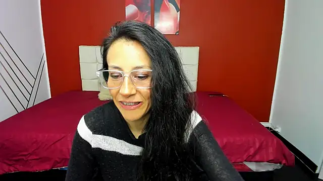 Snapshot of Abrillee1 chatting on 02-14-25, 10:47 Abrillee1 online show from 02-14-25, 10:47
