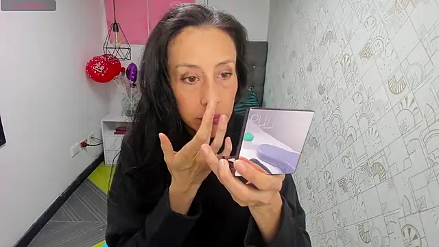 Snapshot of Abrillee1 chatting on 03-11-25, 11:44 Abrillee1 online show from 03-11-25, 11:44