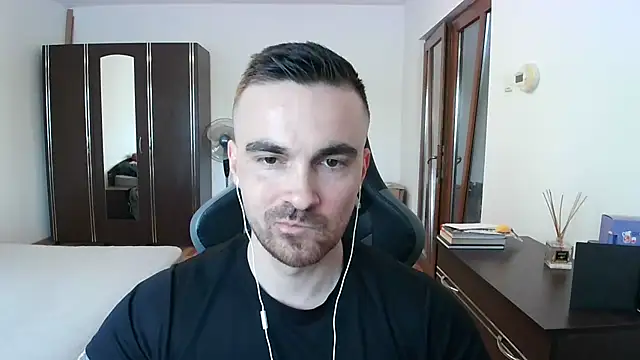 Snapshot of mu5clemania2 chatting on 04-30-26, 03:51 mu5clemania2 online show from 04-30-26, 03:51