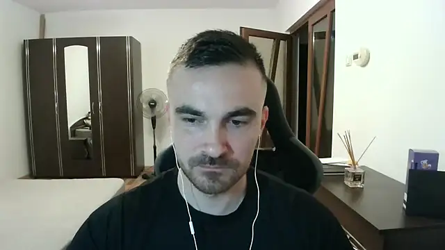 Snapshot of mu5clemania2 chatting on 05-21-26, 06:48 mu5clemania2 online show from 05-21-26, 06:48