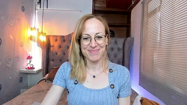 Snapshot of SammySanders chatting on 01-11-25, 02:58 SammySanders online show from 01-11-25, 02:58