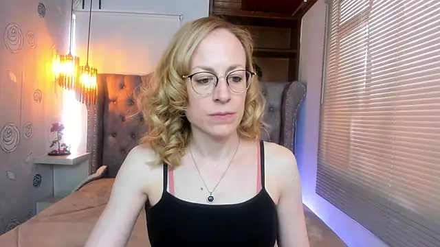 Snapshot of SammySanders chatting on 01-21-25, 05:09 SammySanders online show from 01-21-25, 05:09