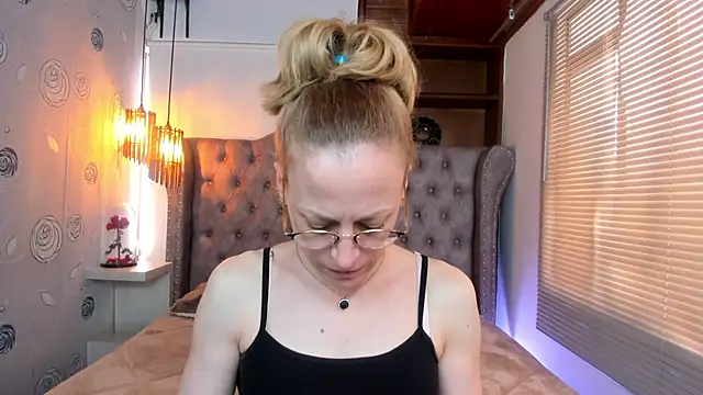 Snapshot of SammySanders chatting on 02-06-25, 04:36 SammySanders online show from 02-06-25, 04:36