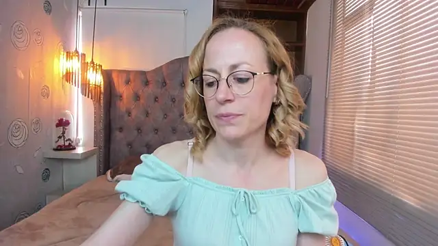 Snapshot of SammySanders chatting on 02-28-25, 05:04 SammySanders online show from 02-28-25, 05:04