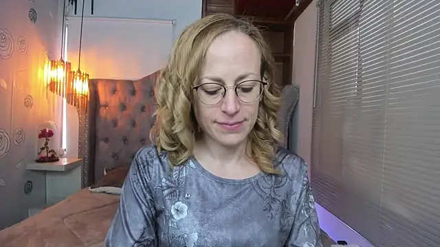 Snapshot of SammySanders chatting on 03-08-25, 12:30 SammySanders online show from 03-08-25, 12:30