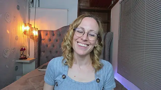 Snapshot of SammySanders chatting on 03-18-25, 11:42 SammySanders online show from 03-18-25, 11:42