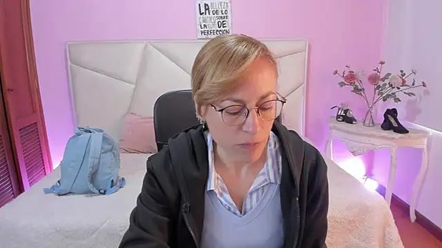 Snapshot of SammySanders chatting on 07-18-26, 01:37 SammySanders online show from 07-18-26, 01:37